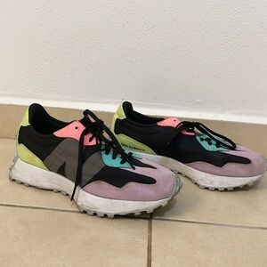 New Balance Women's Black and Pink Sneakers